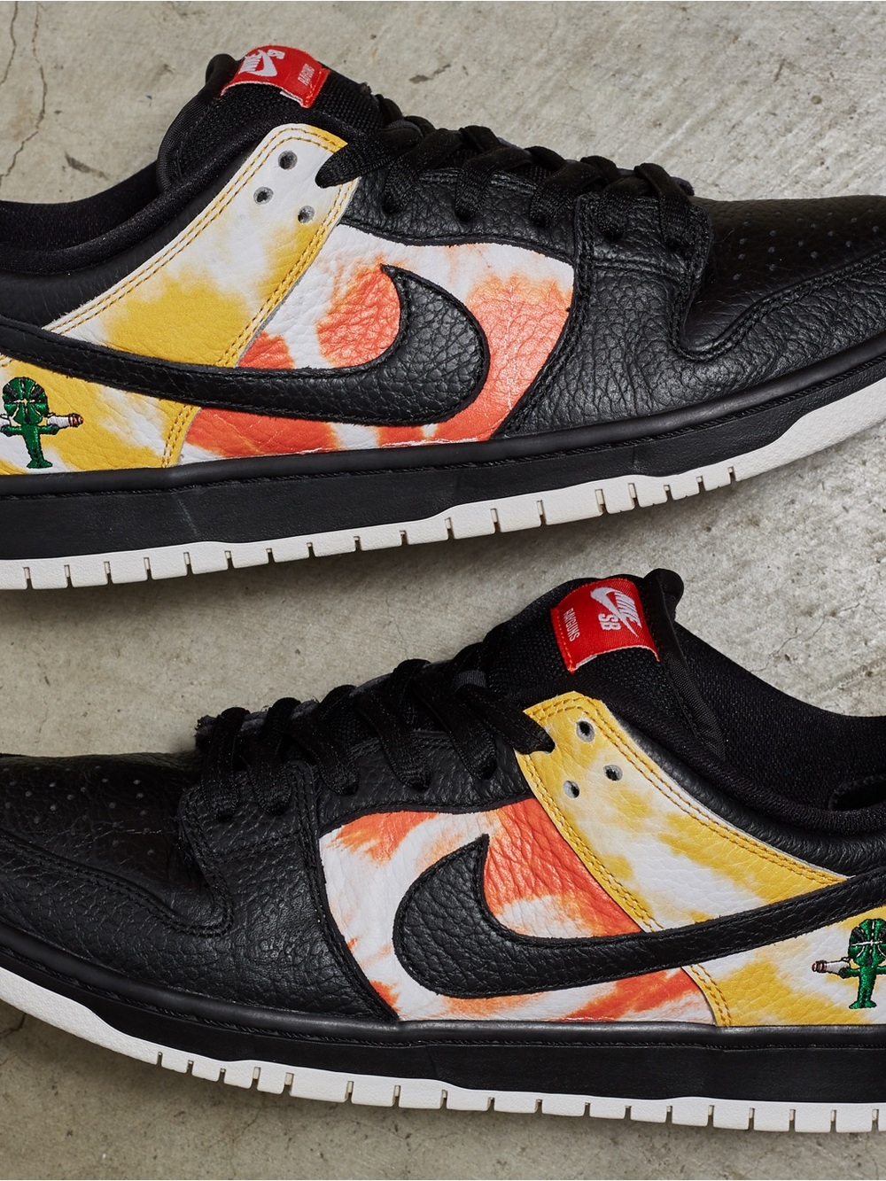 Nike SB Dunk Low ‘Tie-Dye Raygun - Black’
